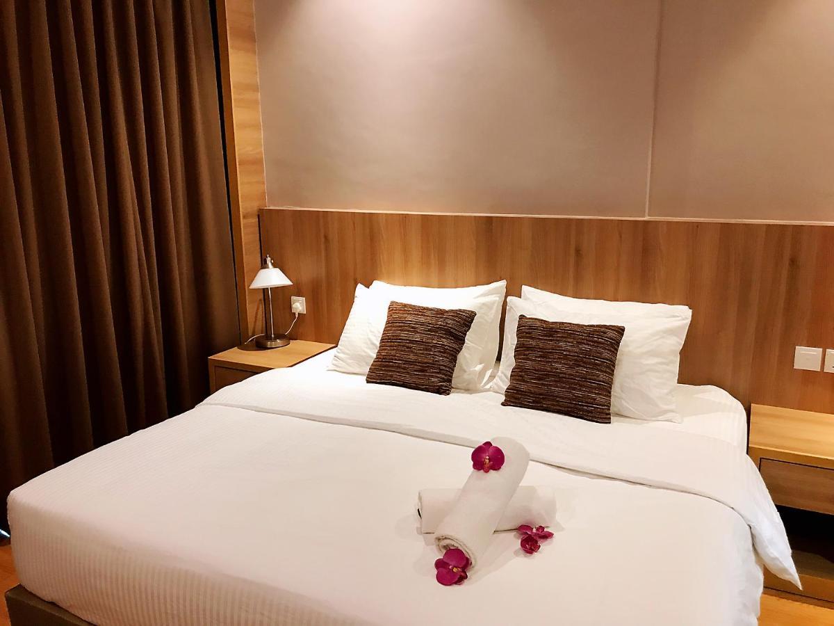 Imperial Grand Suite Apartment クチン エクステリア 写真