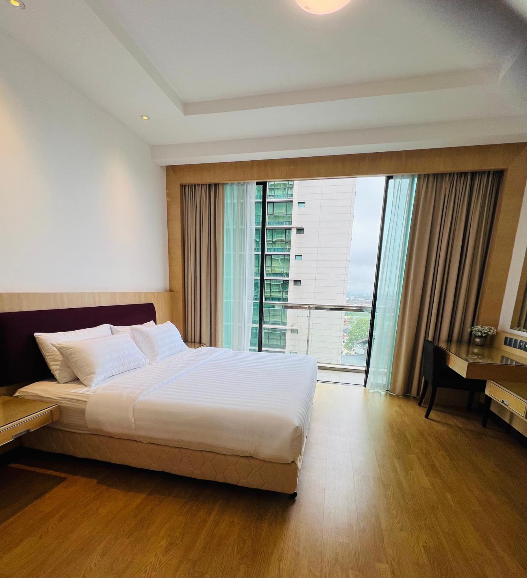 Imperial Grand Suite Apartment クチン エクステリア 写真